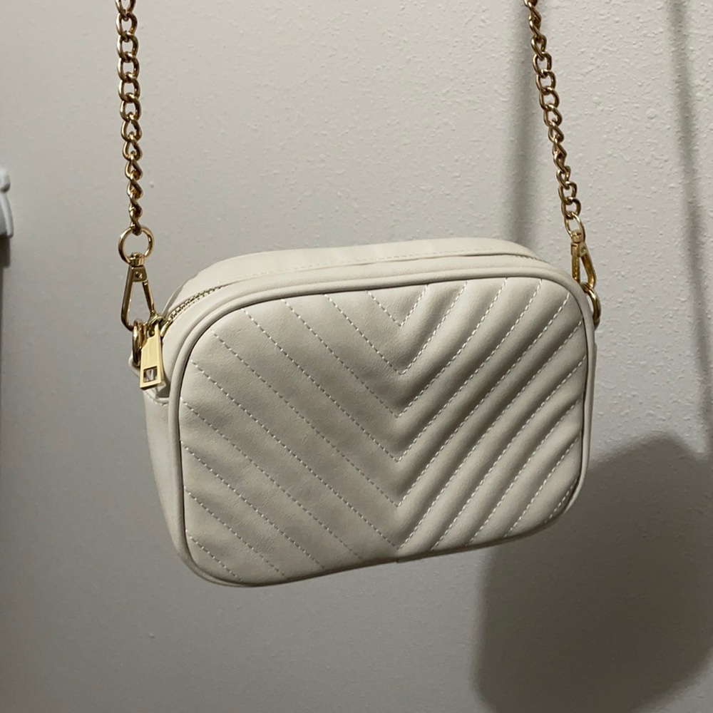 V quilted small purse 👝